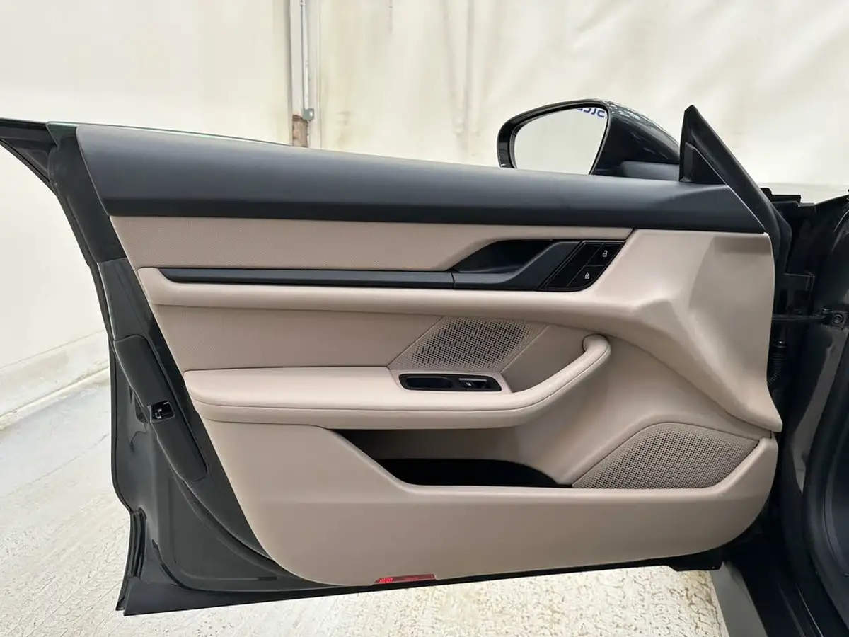 2021-porsche-taycan-e-base-476ps-performance-battery-plus-big-31