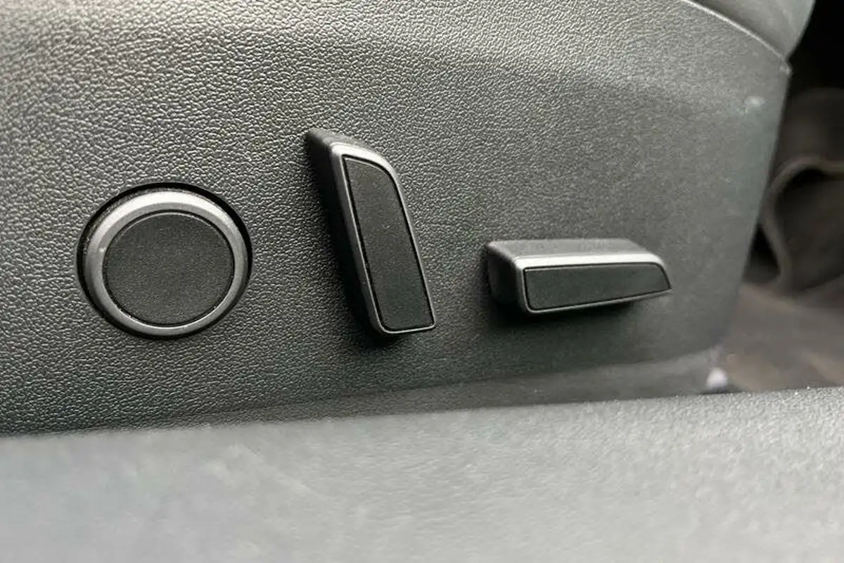 2021-tesla-model-3-e-long-range-awd-big-35
