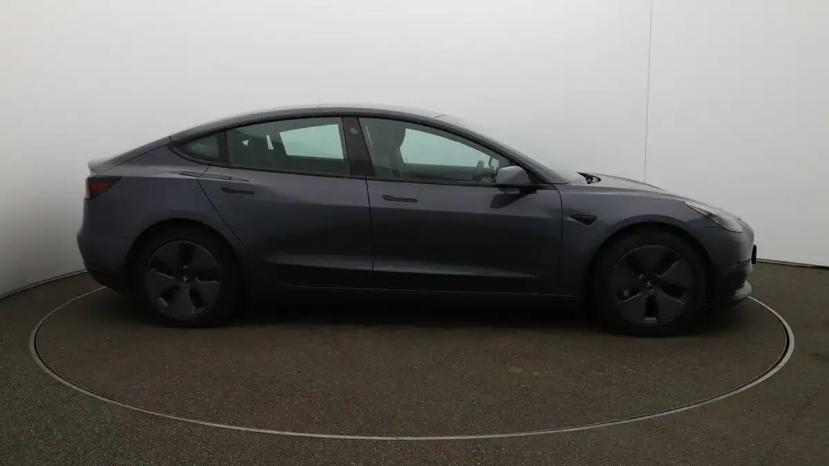 2021-tesla-model-3-e-long-range-awd-big-47