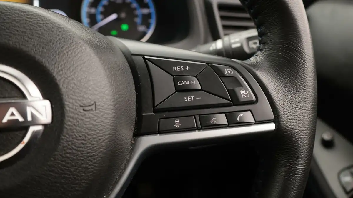 2022-nissan-leaf-e-acenta-39kwh-big-23