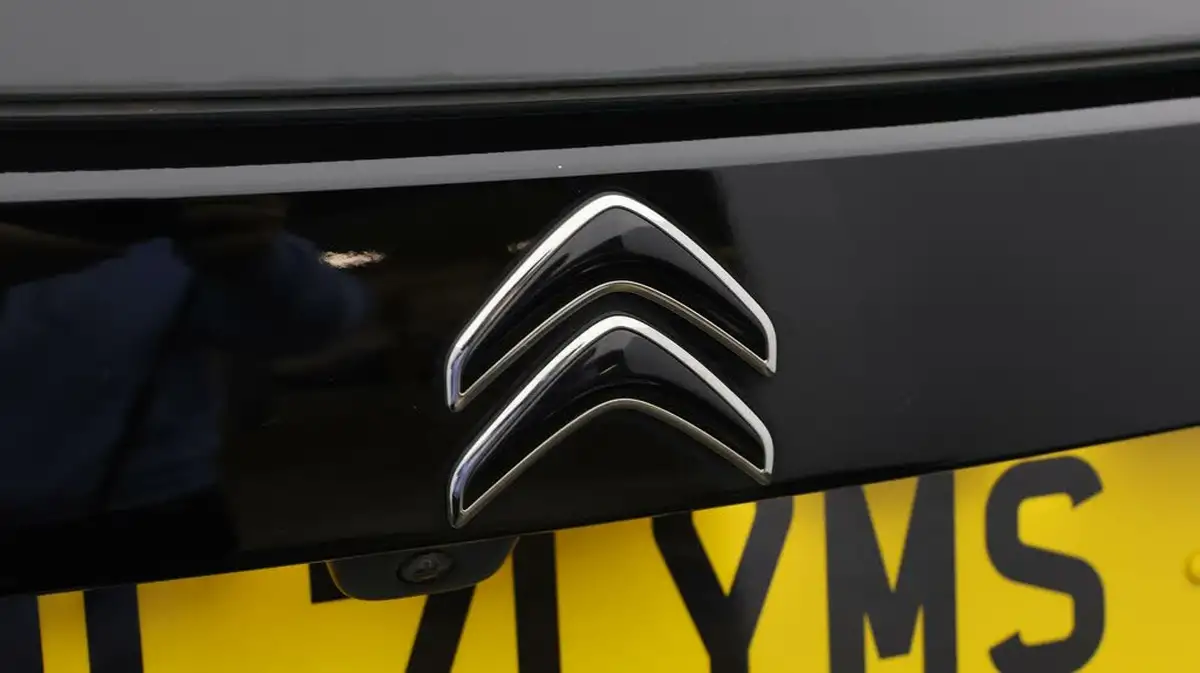 2021-citroen-c4-12-puretech-sense-plus-big-20