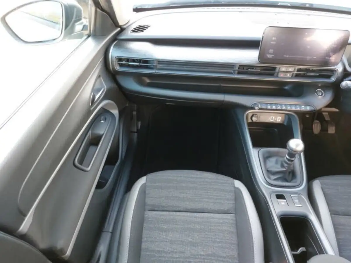 2024-jeep-avenger-12-gse-longitude-big-9