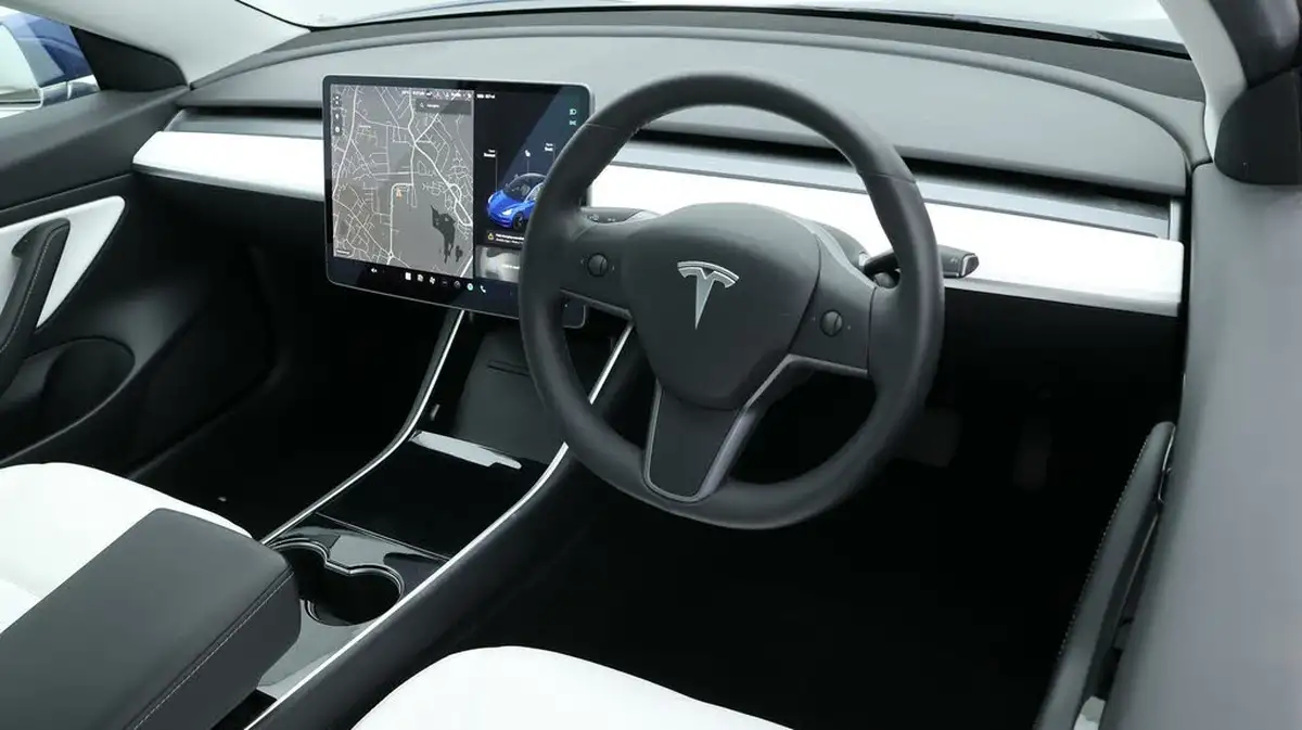 2019-tesla-model-3-e-4x4-performance-pack-big-9
