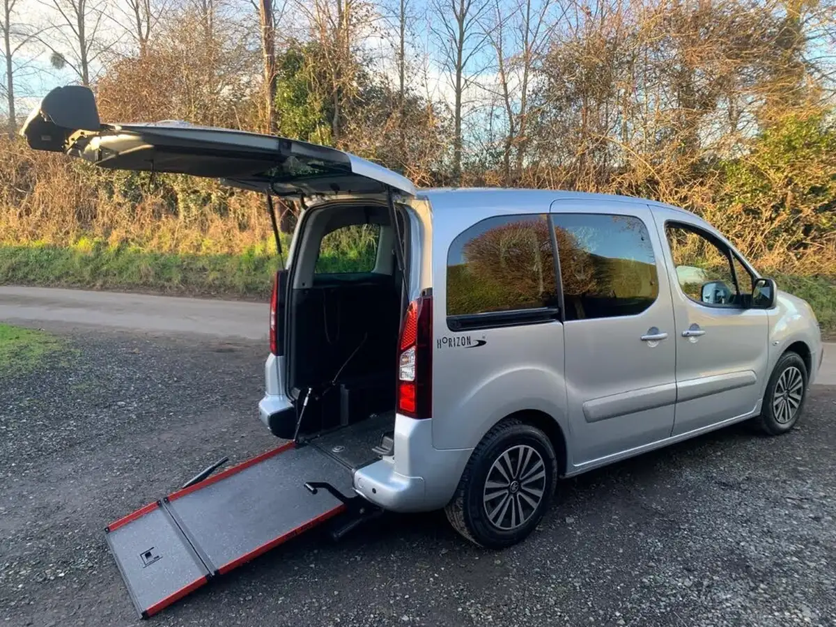 2017-peugeot-partner-16-vti-tepee-active-big-0
