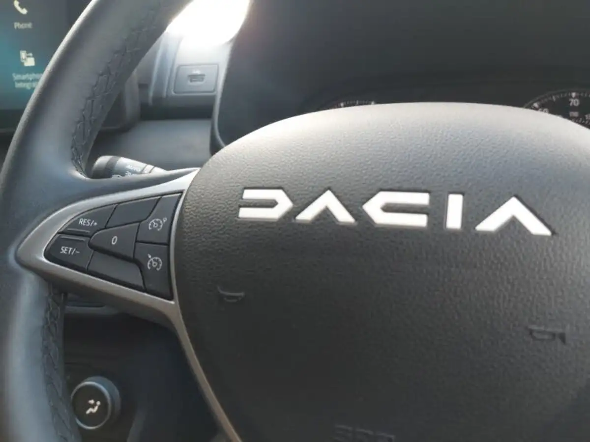 2024-dacia-sandero-stepway-10-tce-extreme-90bhp-big-14