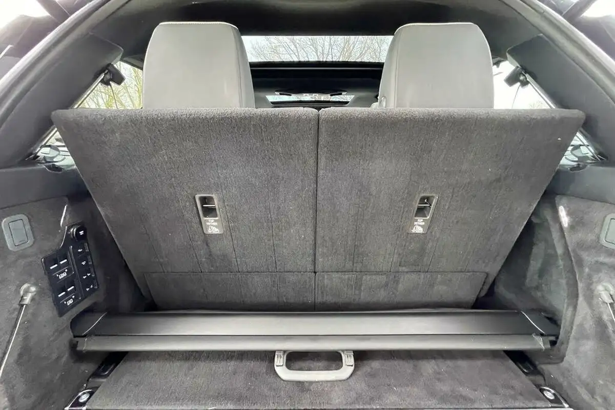 2021-land-rover-discovery-30-d300-r-dynamic-hse-big-31