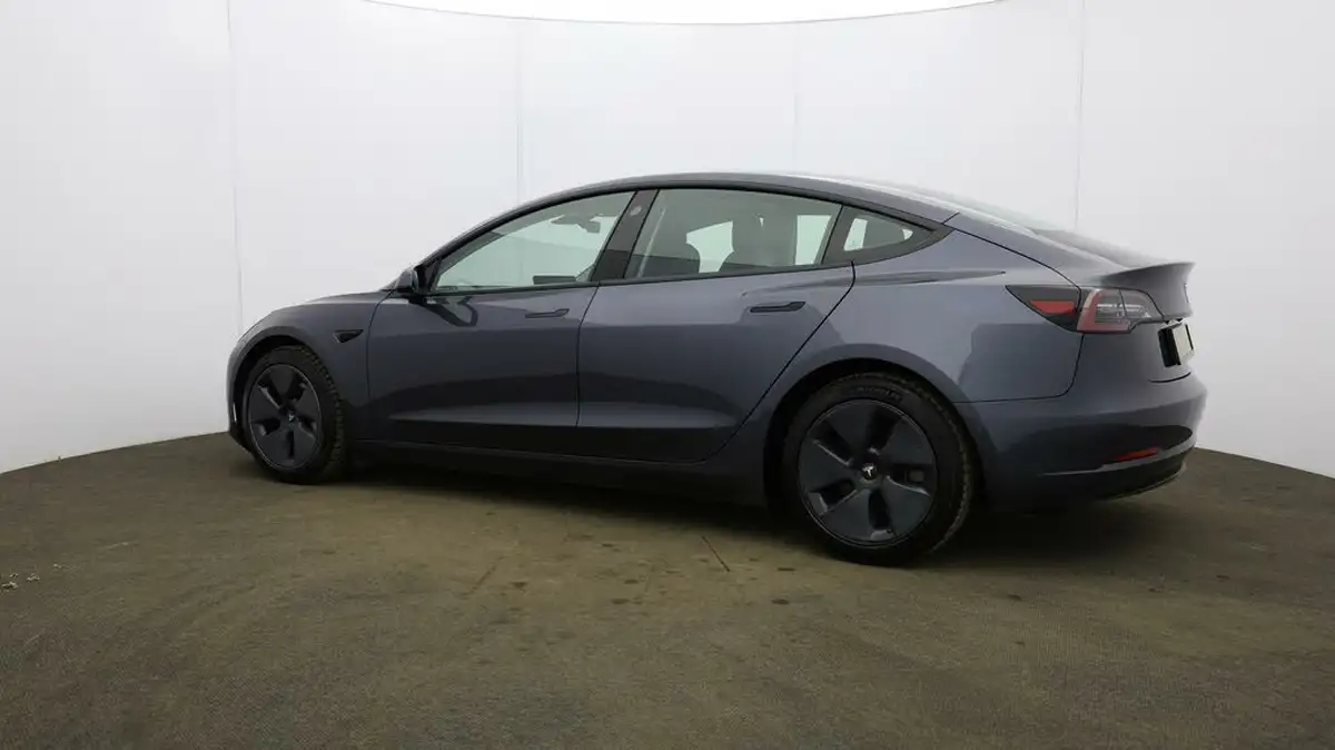 2020-tesla-model-3-e-long-range-big-57