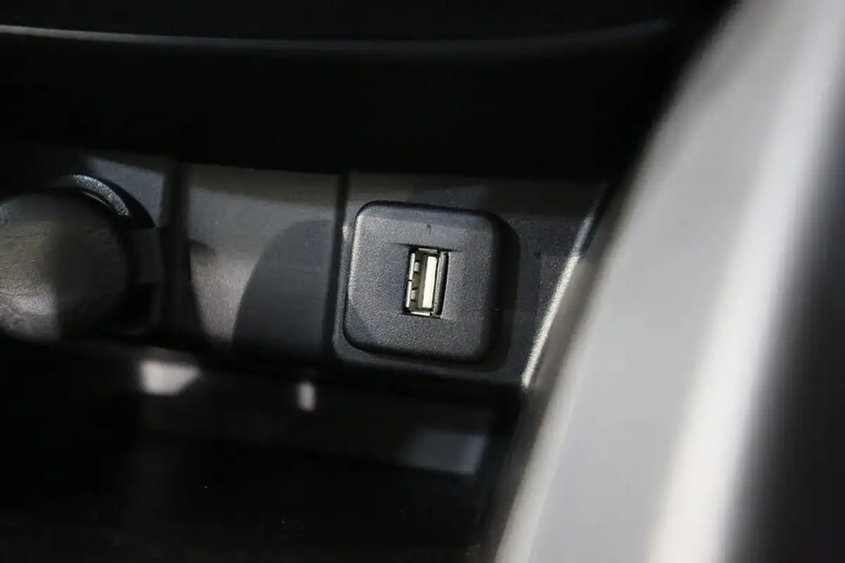 2018-suzuki-celerio-10-sz4-ags-big-46