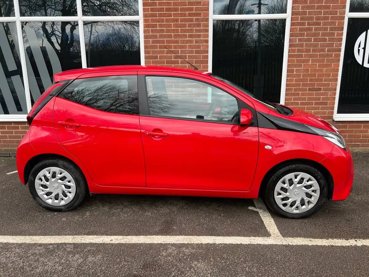 2019-toyota-aygo-10-vvt-i-x-play-big-3