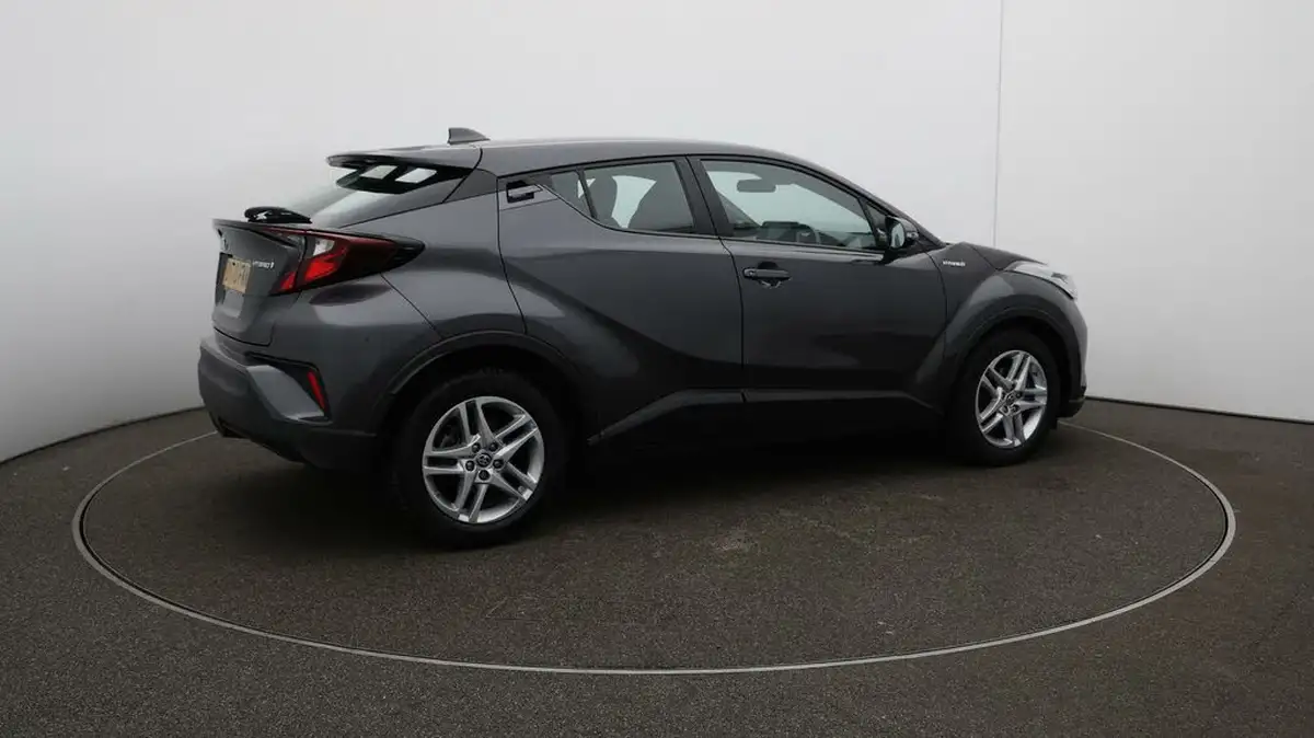 2020-toyota-c-hr-18-vvt-i-icon-parking-pack-big-52