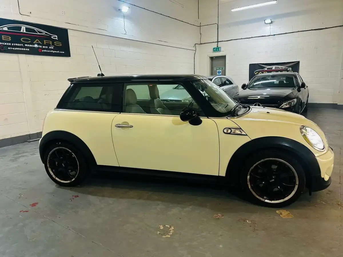 2011-mini-cooper-16-cooper-s-hatchback-3d-big-15