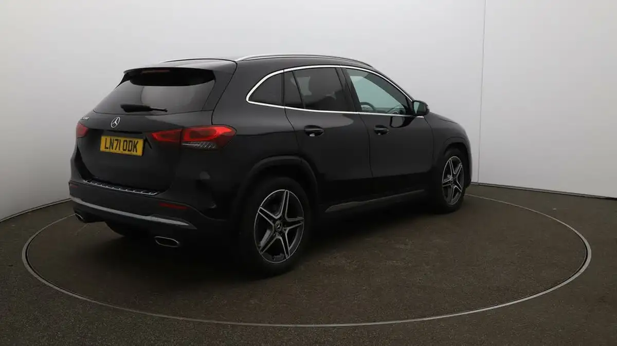 2021-mercedes-benz-gla-class-13-gla-180-amg-line-executive-1332cc-big-7