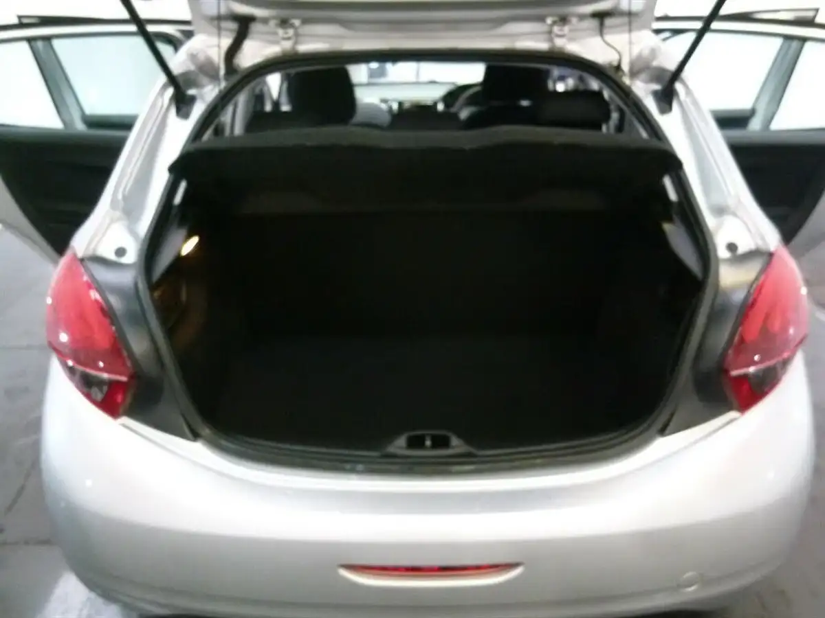 2017-peugeot-208-16bluehdi-access-ac-5d-big-18