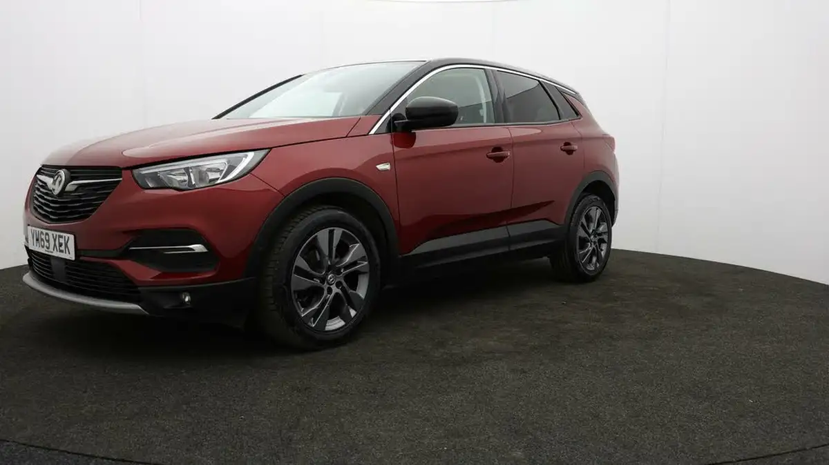 2020-vauxhall-grandland-x-12-sri-nav-big-2