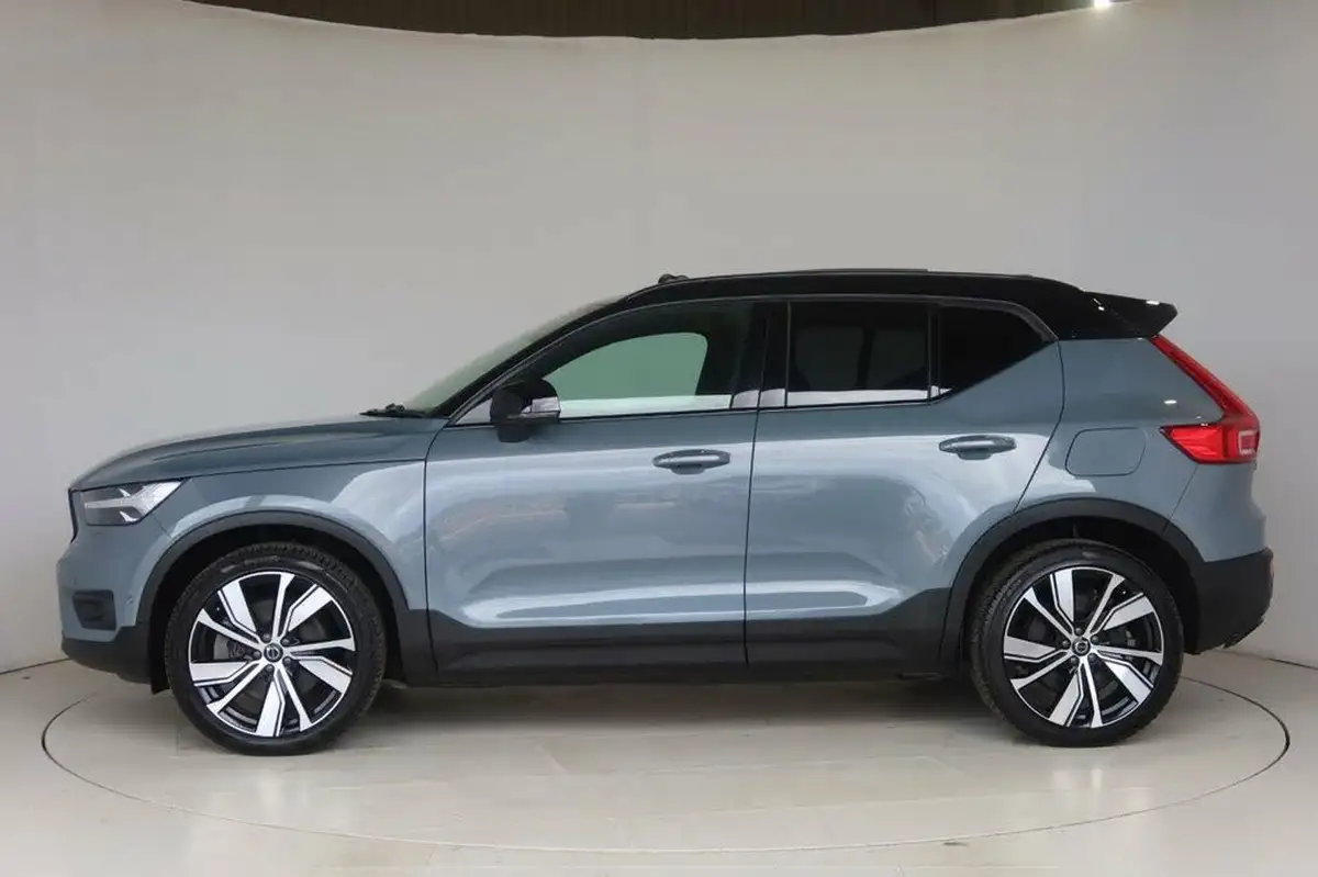2021-volvo-c40-e-twin-recharge-pro-big-12