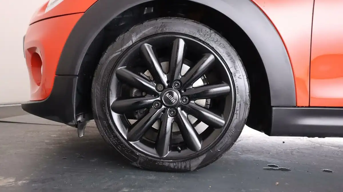 2019-mini-cooper-15-cooper-classic-ss-hatchback-3d-auto-big-17