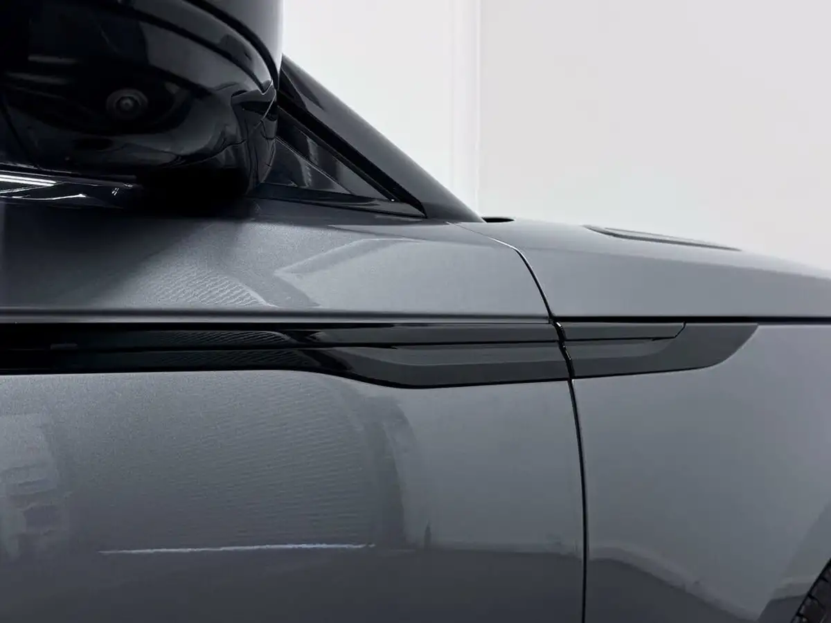 2021-land-rover-range-rover-velar-20-d200-velar-edition-big-17