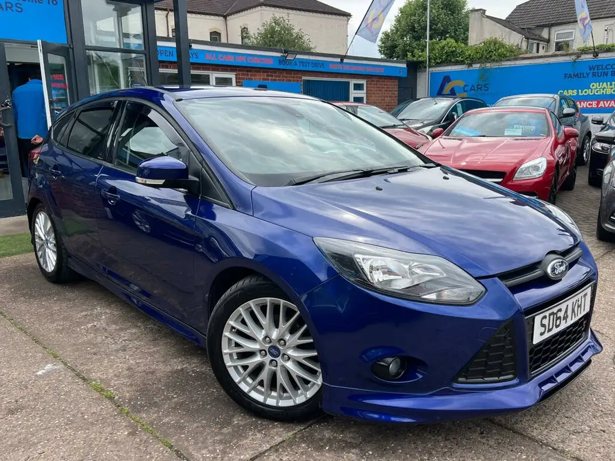 2014-ford-focus-16tdci-zetec-s-hatchback-big-0