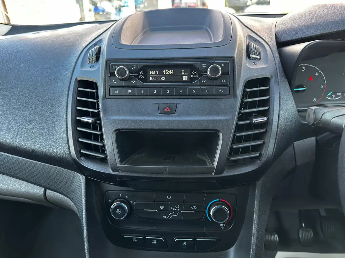 2020-ford-transit-connect-big-18