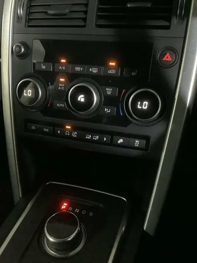 2017-land-rover-discovery-sport-20td4-se-tech-182ps-suv-auto-big-24