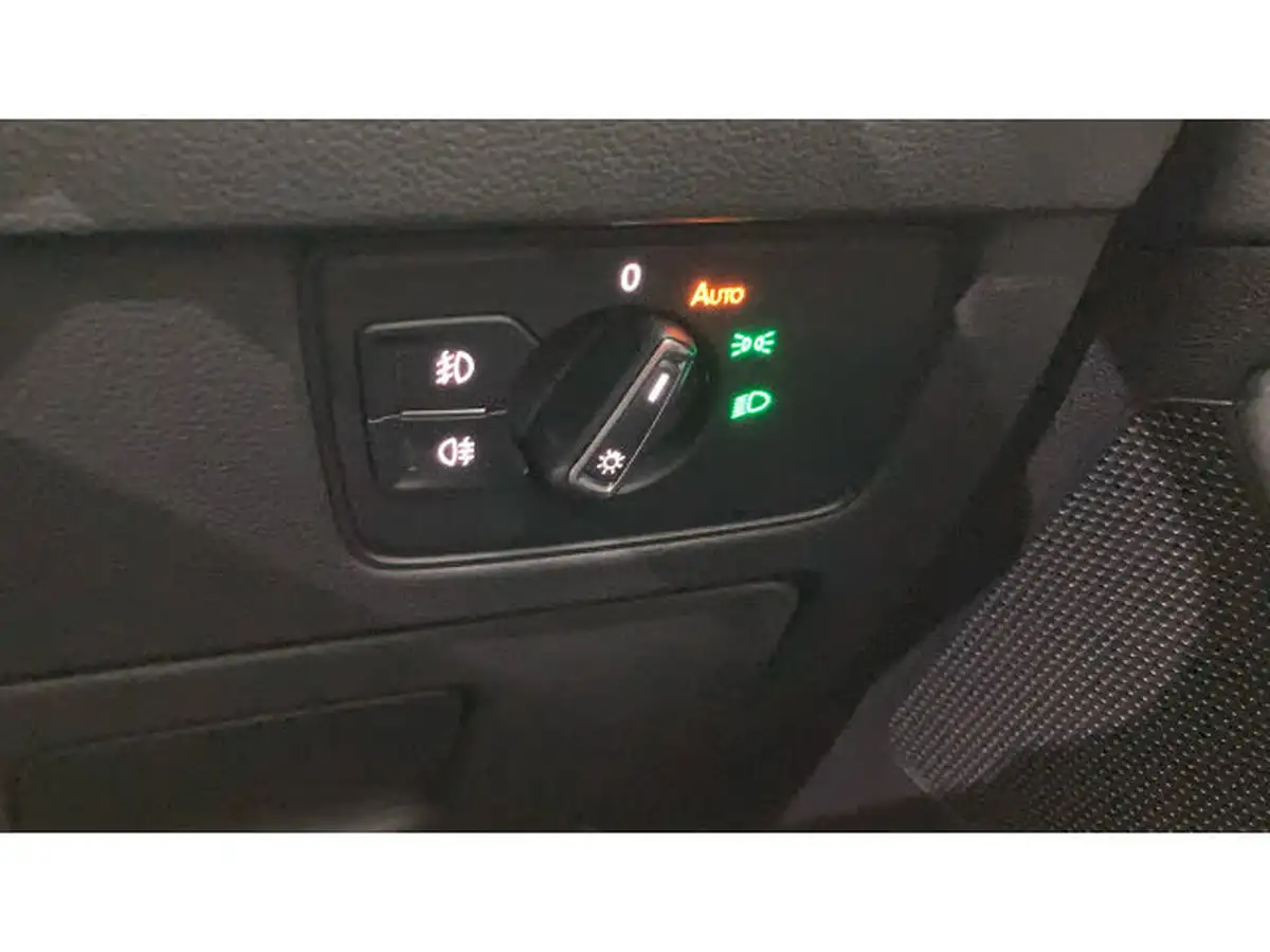 2022-volkswagen-passat-15-tsi-r-line-saloon-4d-big-29
