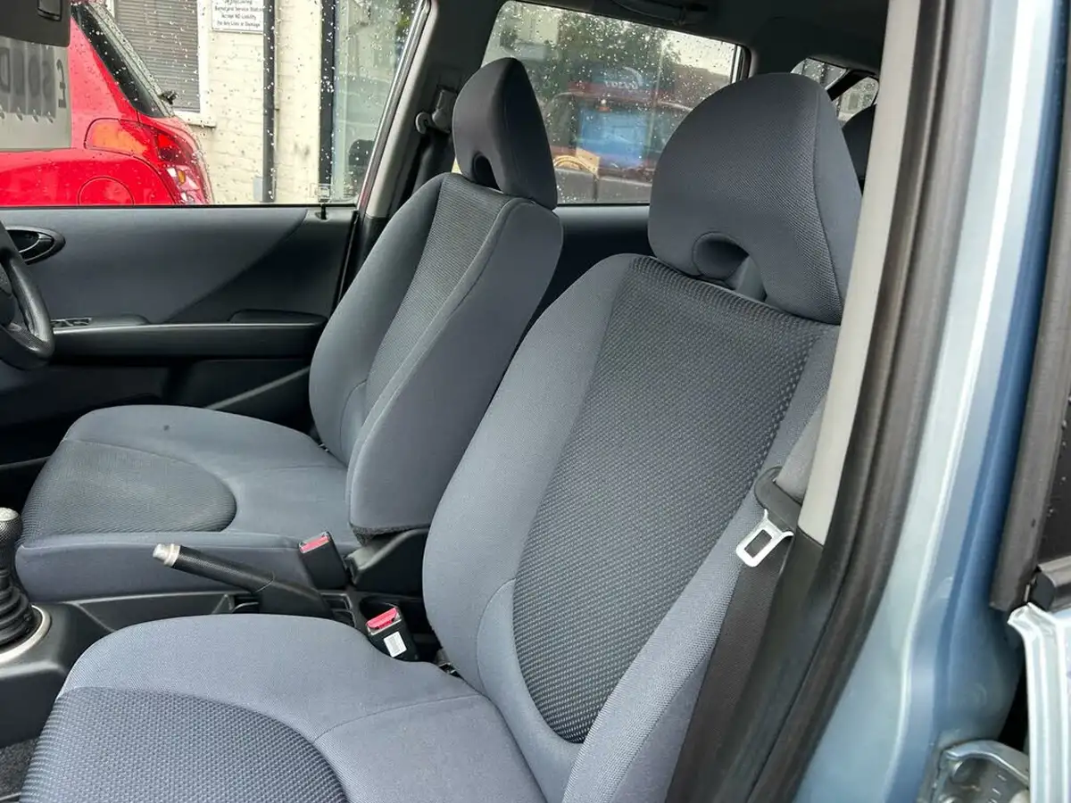 2007-honda-jazz-12-s-big-12