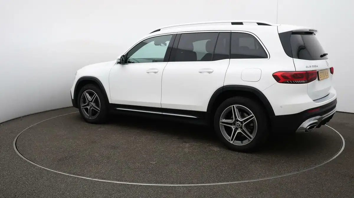 2020-mercedes-benz-glb-class-20d-glb220d-amg-line-premium-5-big-40