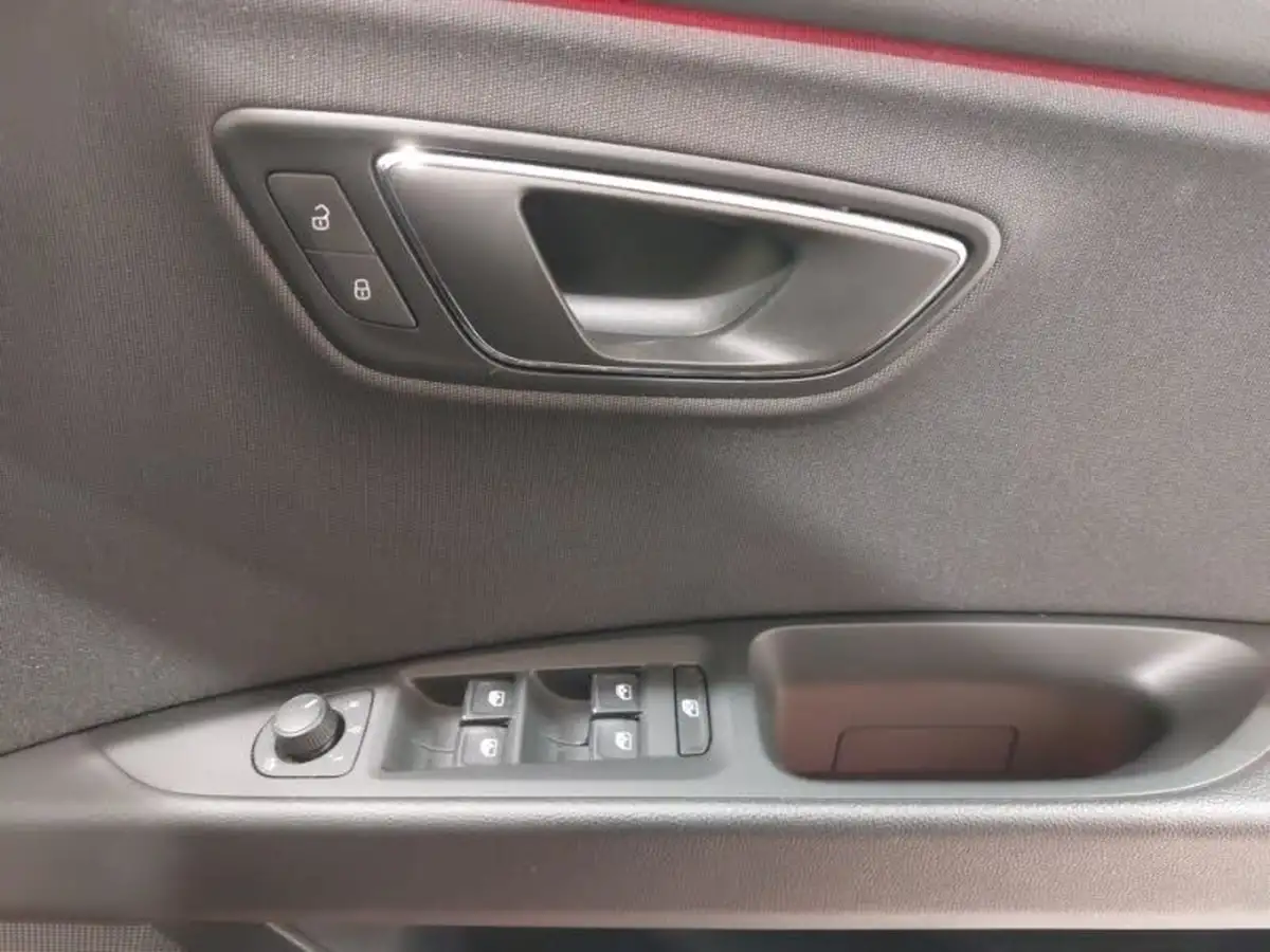 2017-seat-leon-14-ecotsi-fr-technology-hatchback-5d-big-18