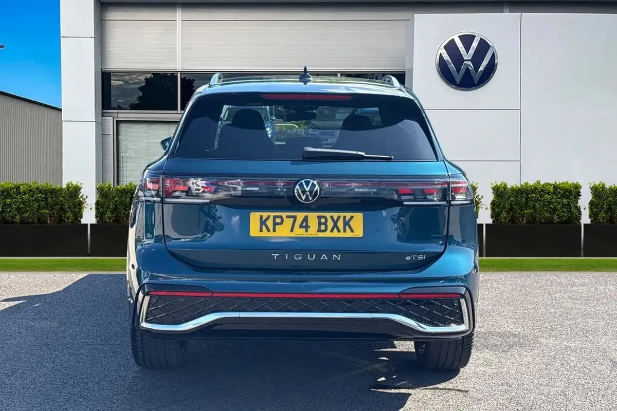 2024-volkswagen-tiguan-15-etsi-r-line-big-3