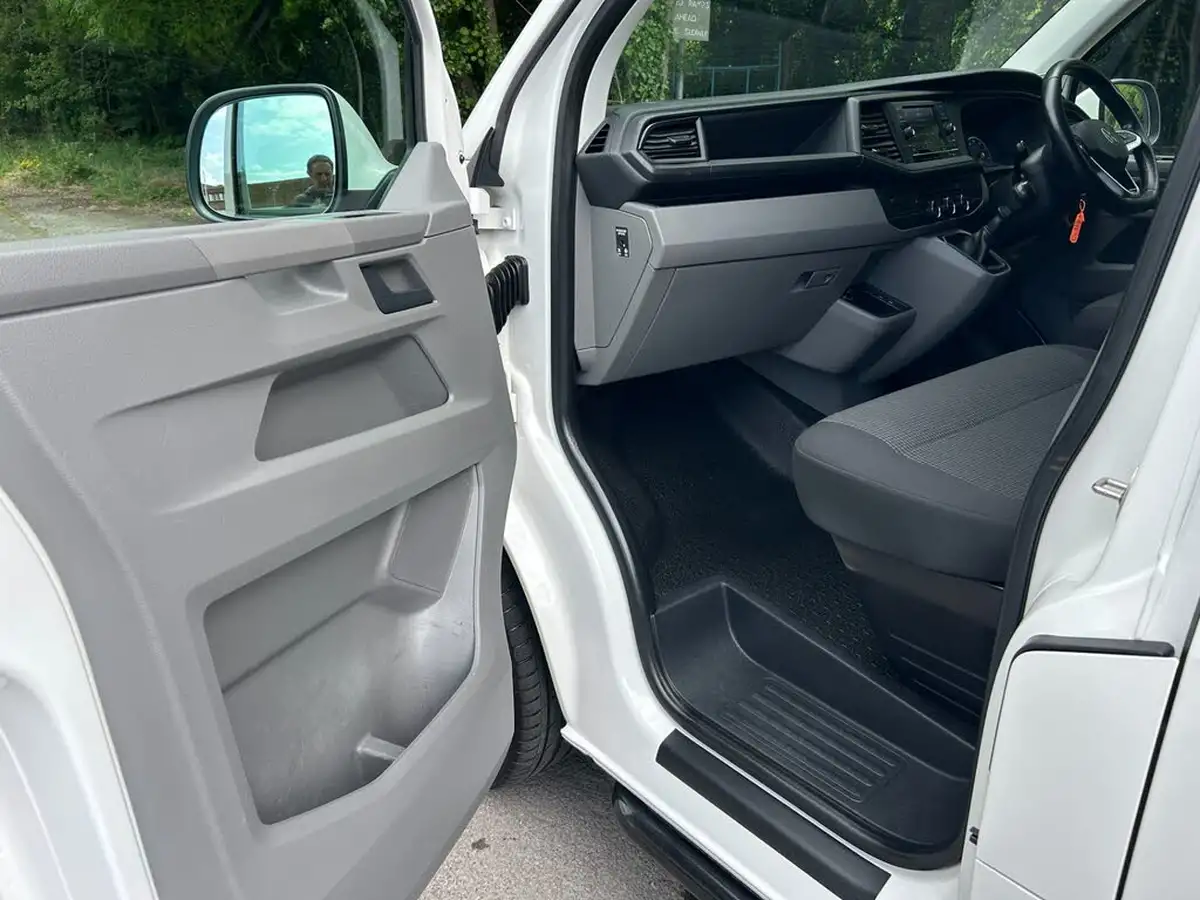 2021-volkswagen-transporter-20tdi-t28-startline-bmt-swb-110pseu6d-big-11