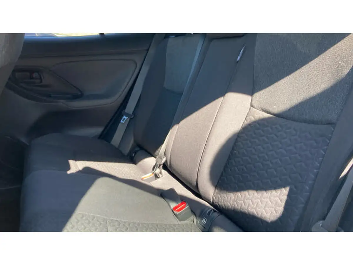 2022-toyota-yaris-15-vvt-i-design-panoramic-roof-big-20