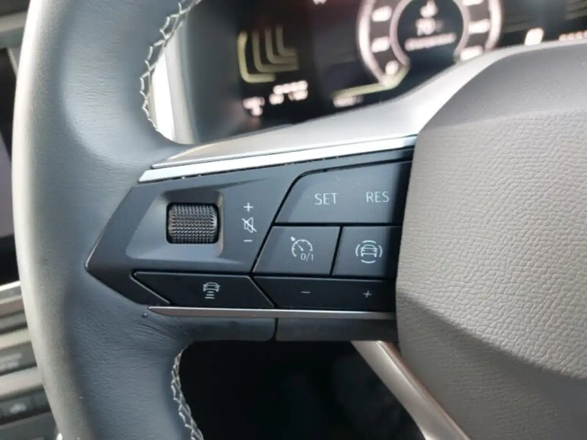 2023-seat-ateca-15-ecotsi-xperience-big-17
