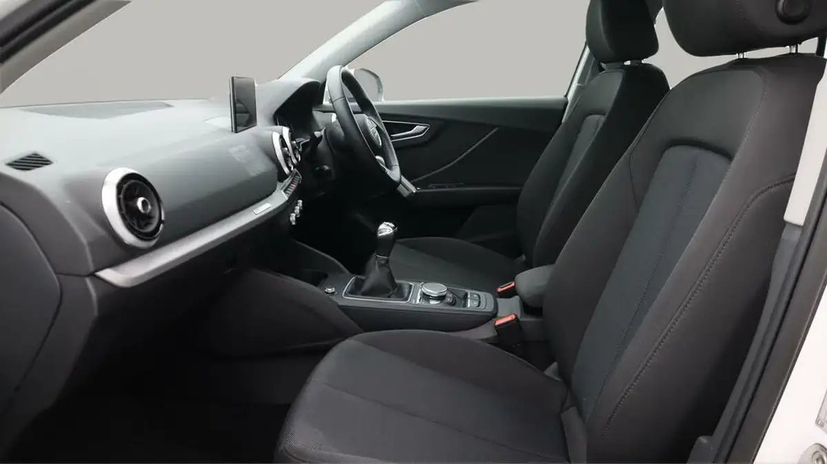 2022-audi-q2-10-30-tfsi-technik-big-14