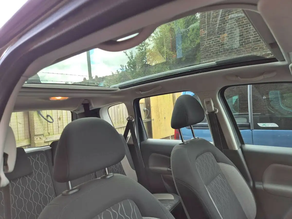2013-citroen-c3-picasso-16td-selection-big-17