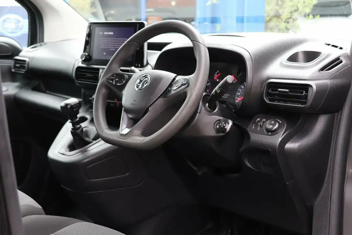 2024-vauxhall-combo-15cdti-pro-2300-100pseu6d-pro-l1h1-big-4
