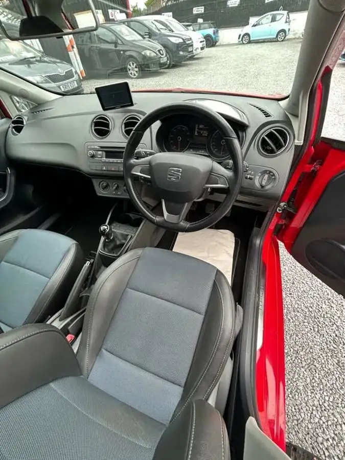2015-seat-ibiza-12-i-tech-hatchback-5d-big-15