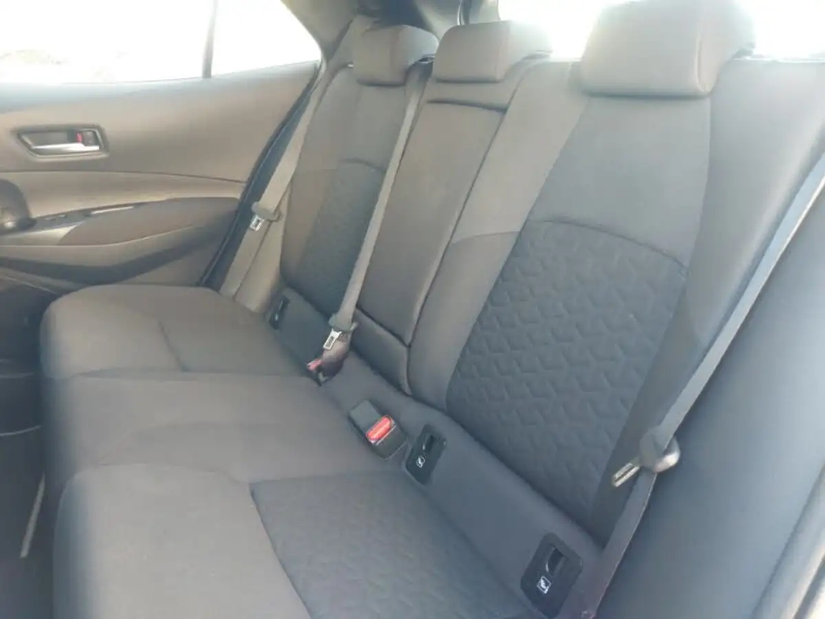 2022-toyota-corolla-20-vvt-i-icon-193bhp-hatchback-big-5