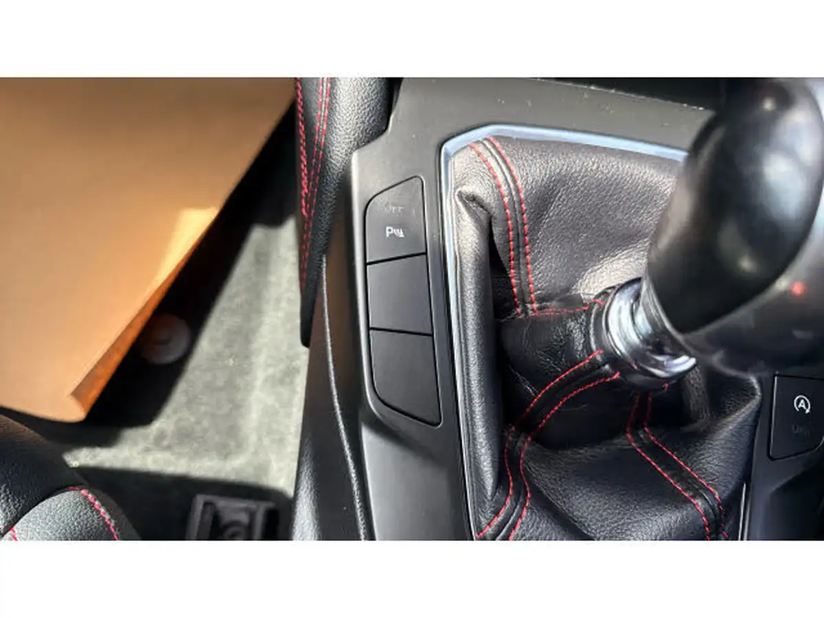 2018-ford-focus-10t-st-line-x-125ps-hatchback-big-26