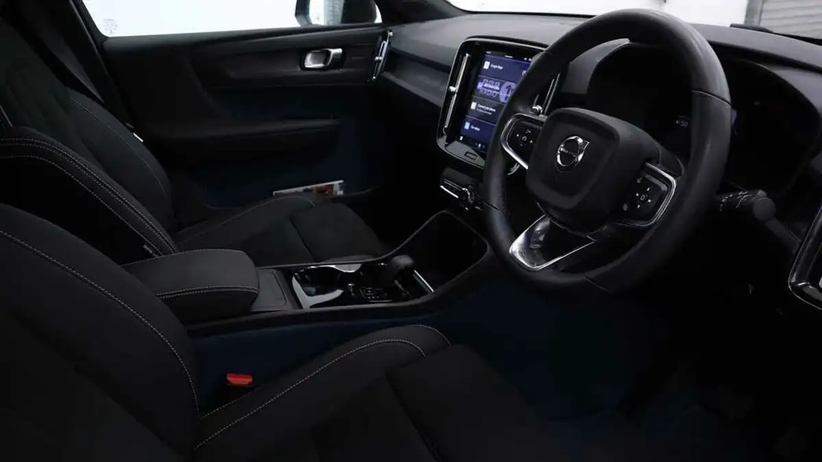 2022-volvo-c40-e-twin-recharge-pro-big-8