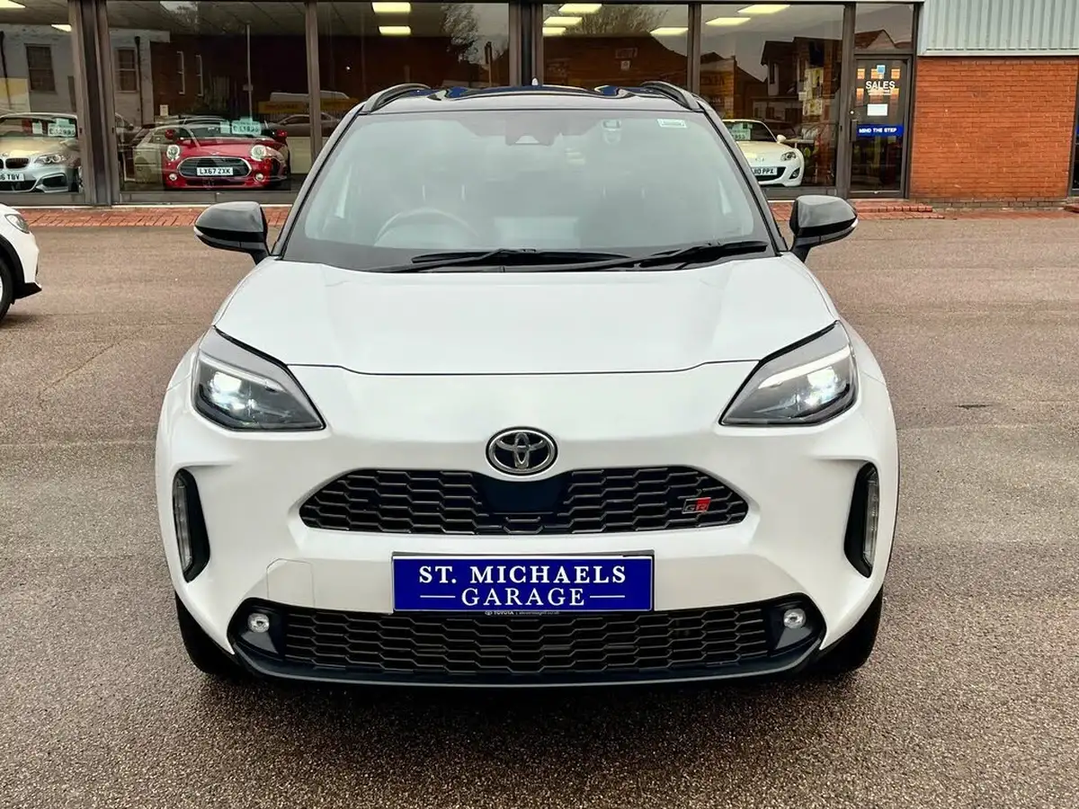 2023-toyota-yaris-cross-15-vvt-i-gr-sport-big-3