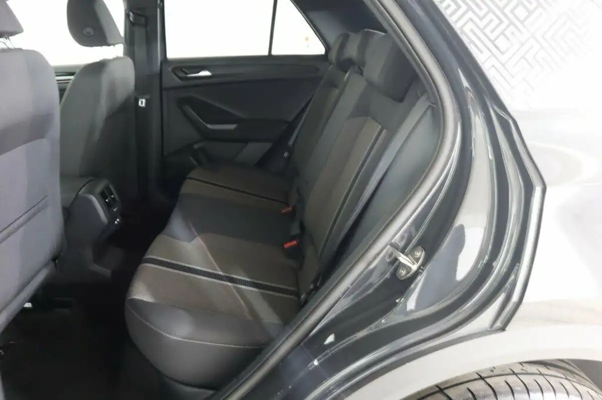2020-volkswagen-t-roc-15-tsi-black-edition-dsg-big-16