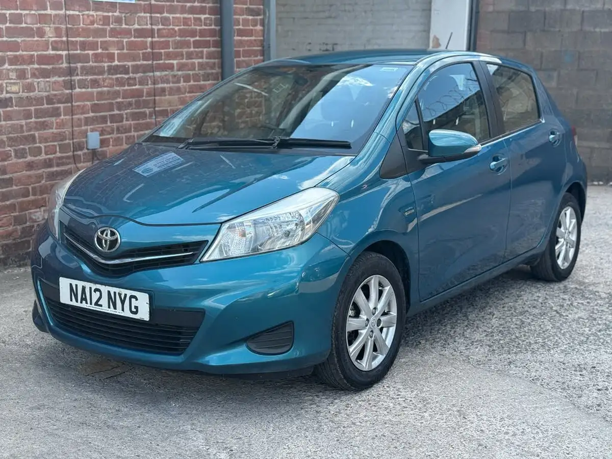 2012-toyota-yaris-133-tr-vvt-i-5d-big-47