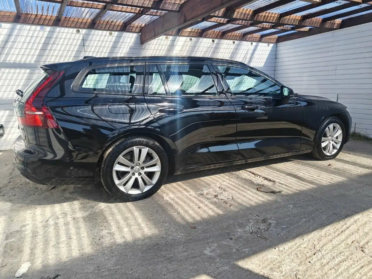 2018-volvo-v60-20td-d4-momentum-geartronic-big-9
