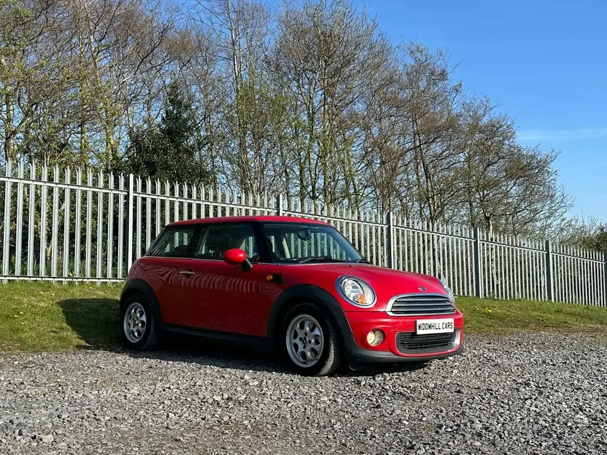 2012-mini-cooper-16-one-98bhp-hatchback-3d-big-7