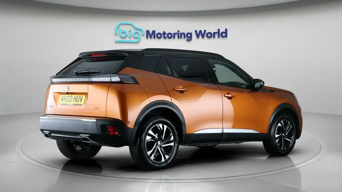 2022-peugeot-2008-suv-12-puretech-gt-big-7