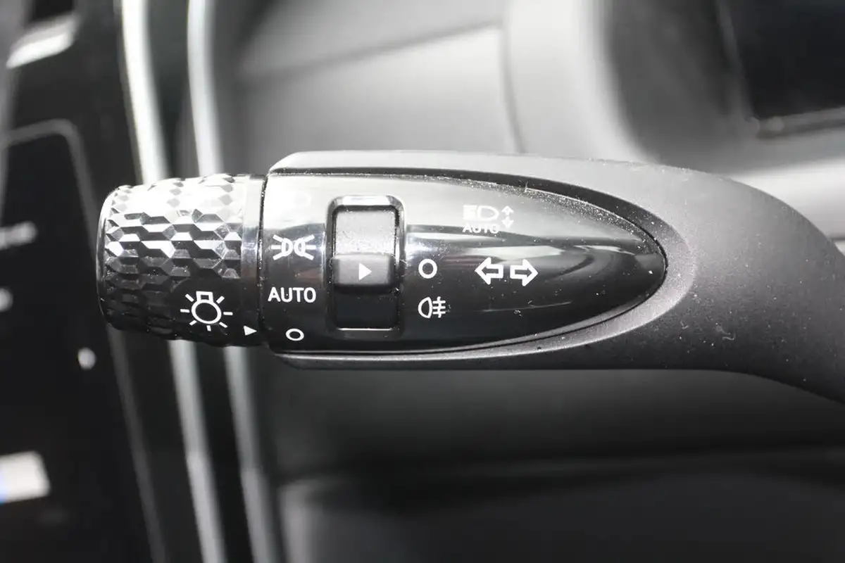 2023-hyundai-tucson-16-t-gdi-premium-230ps-hybrid-auto-big-23