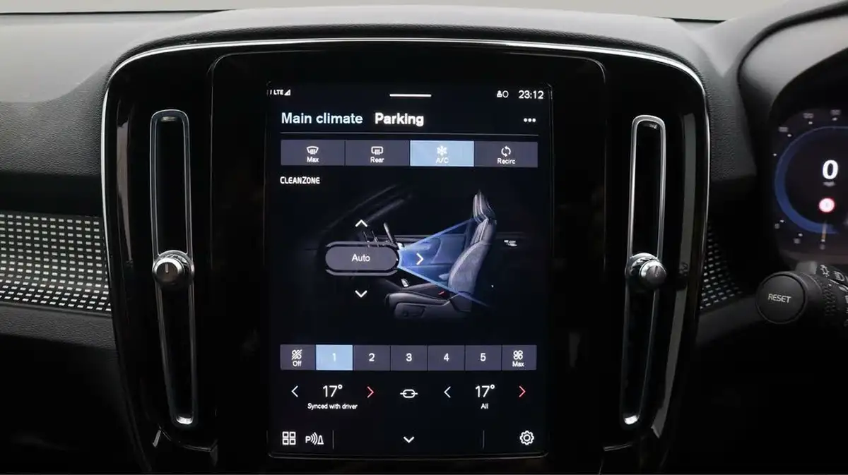 2021-volvo-xc40-e-twin-recharge-big-12