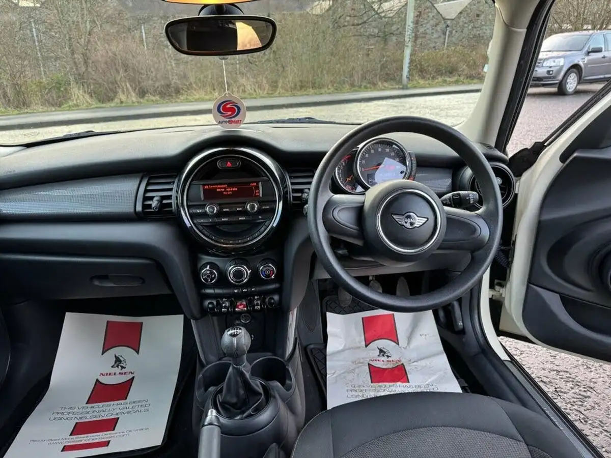 2015-mini-cooper-15-cooper-5d-big-14