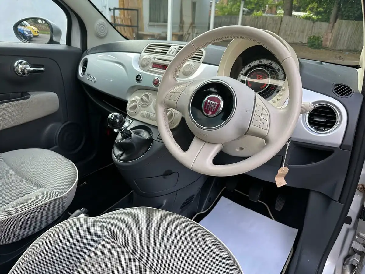 2011-fiat-500-12-lounge-big-38