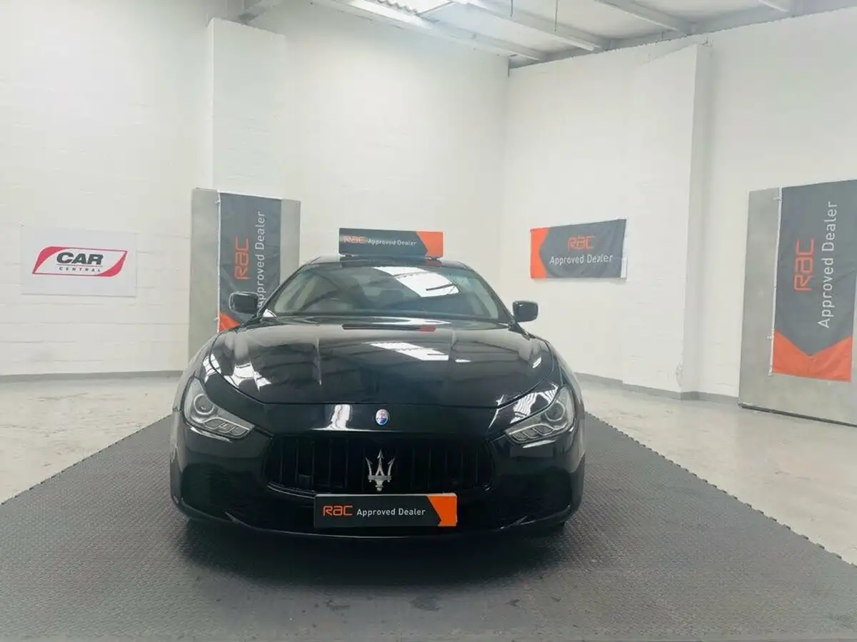2016-maserati-ghibli-30td-big-1